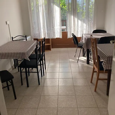 Toparti Panzio Bed and breakfast *